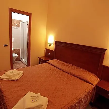 לינה וארוחת בוקר Elegance 3*