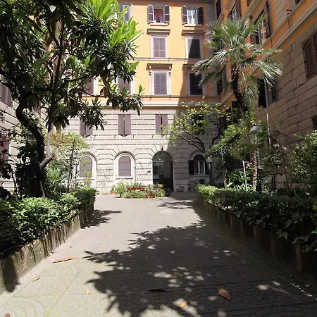 Elegance Bed & Breakfast 3*